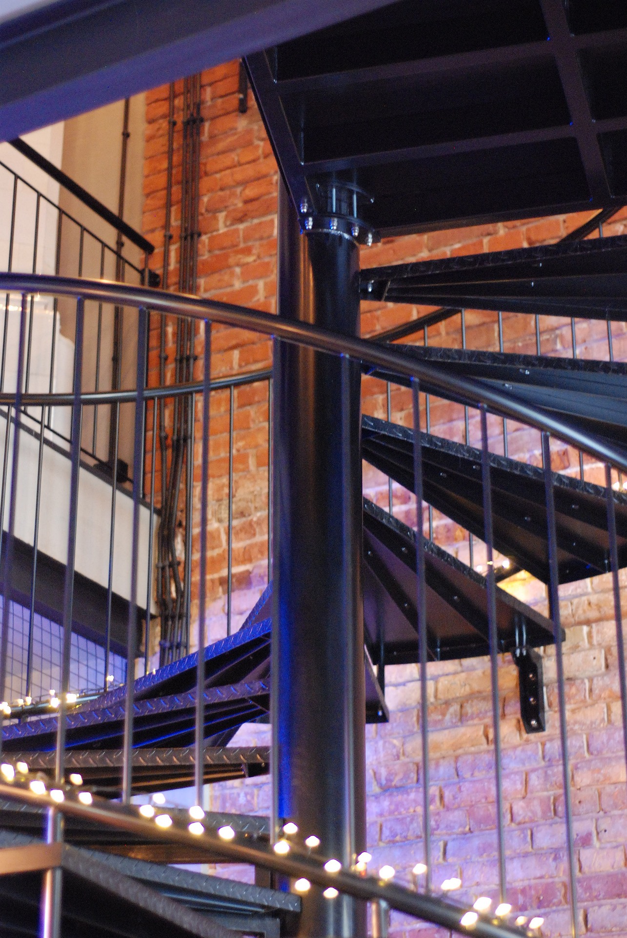 stairs-4061533_1920